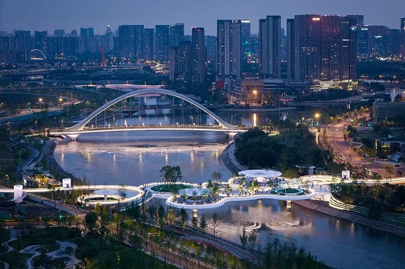 成都漂浮公園，一座橋，九種風(fēng)景